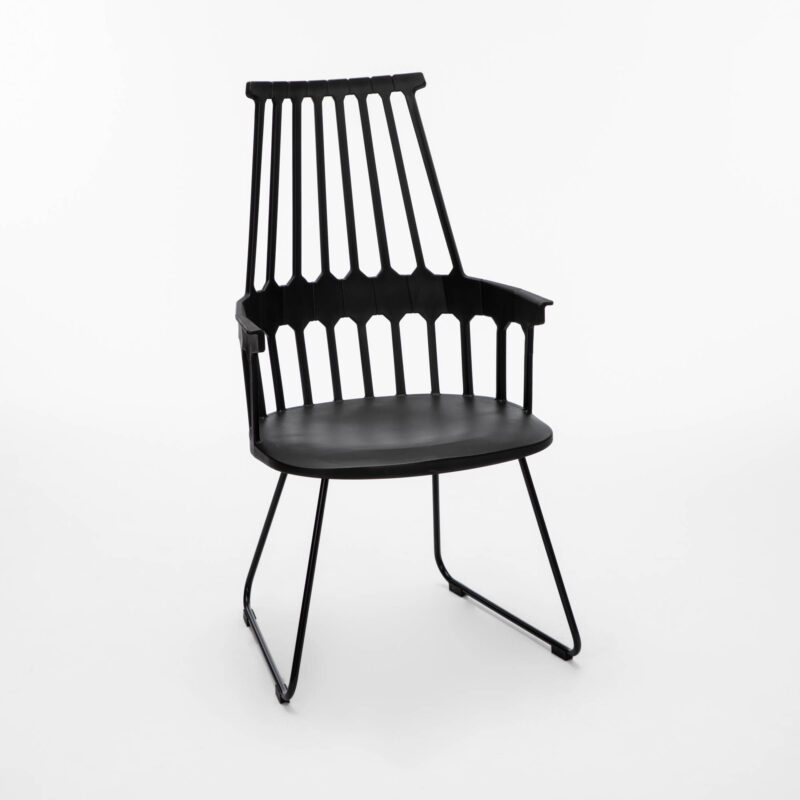PP ARMCHAIR WITH METAL LEGS