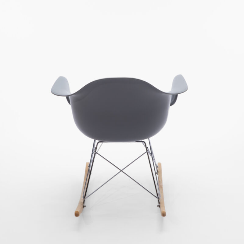 PP ROCKING CHAIR WITH METAL LEGS AND WOODEN ROCKERS - Image 4