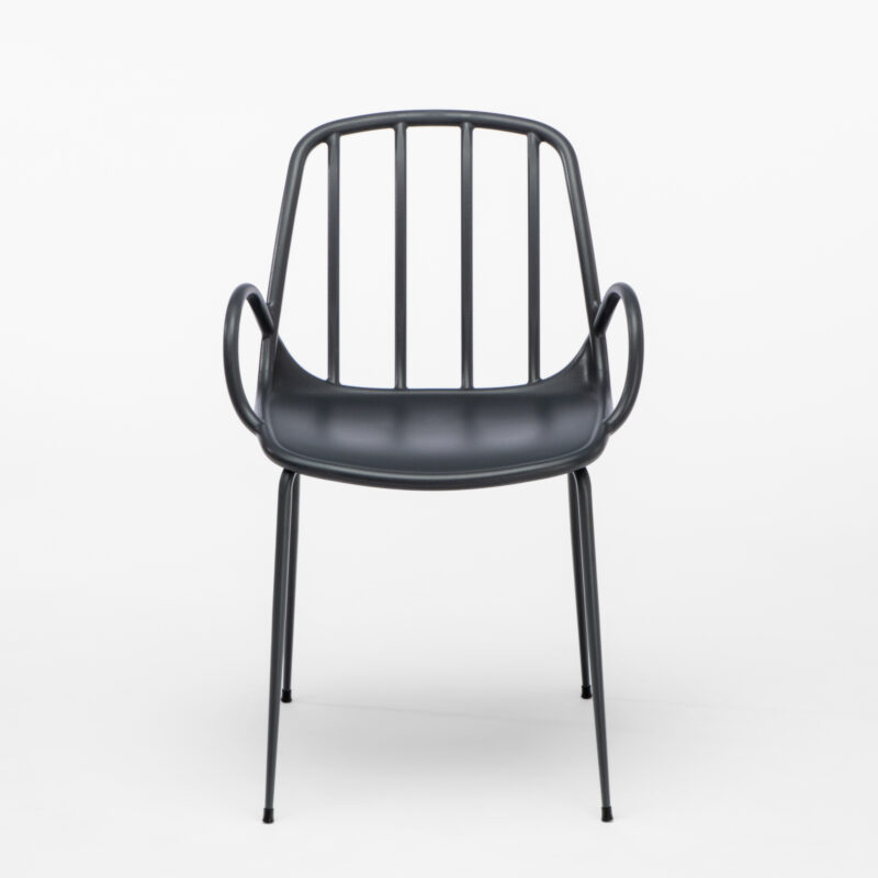 PP ARMCHAIR WITH METAL LEGS