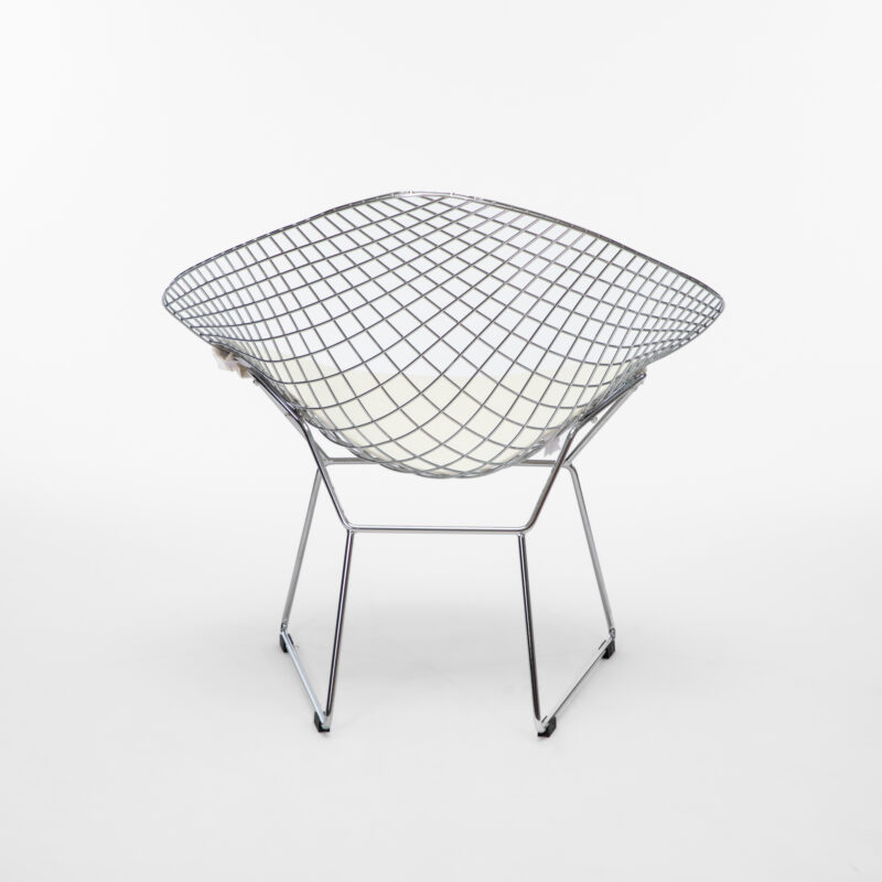 DIAMOND SHAPE CHROMED METAL WIRE GRID ACCENT CHAIR WITH CUSHION - Image 2