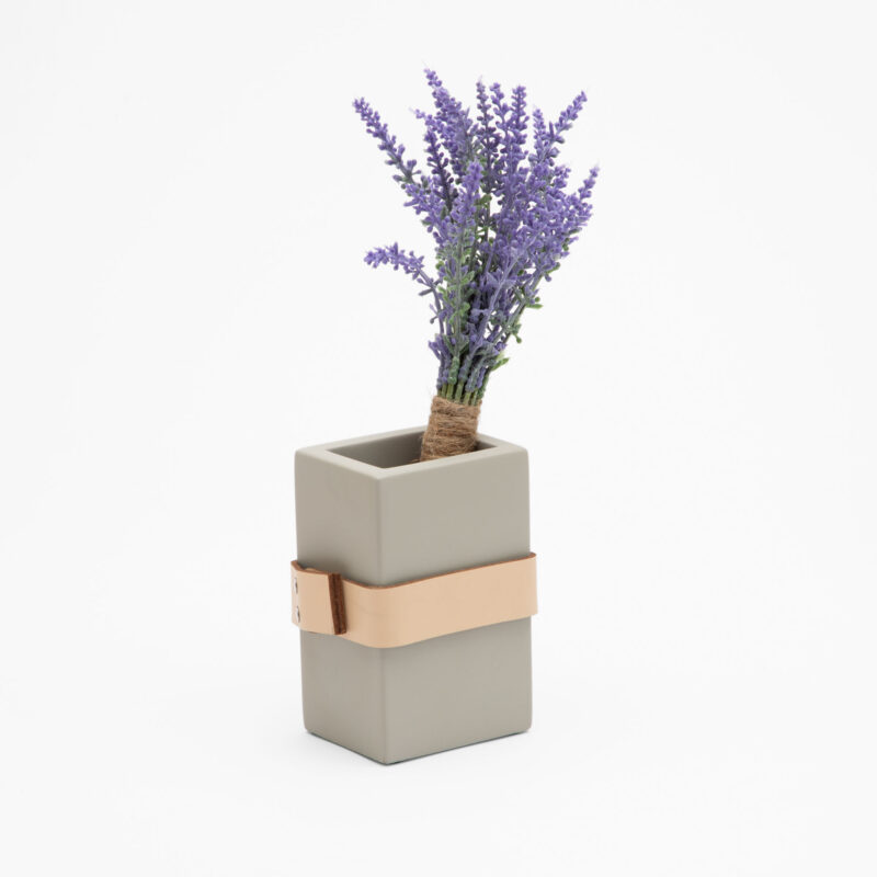 CONCRETE FLOWER VASE - Image 2