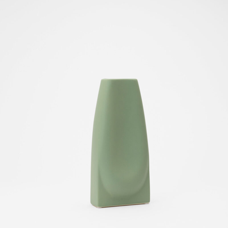 DECORATIVE CERAMIC VASE