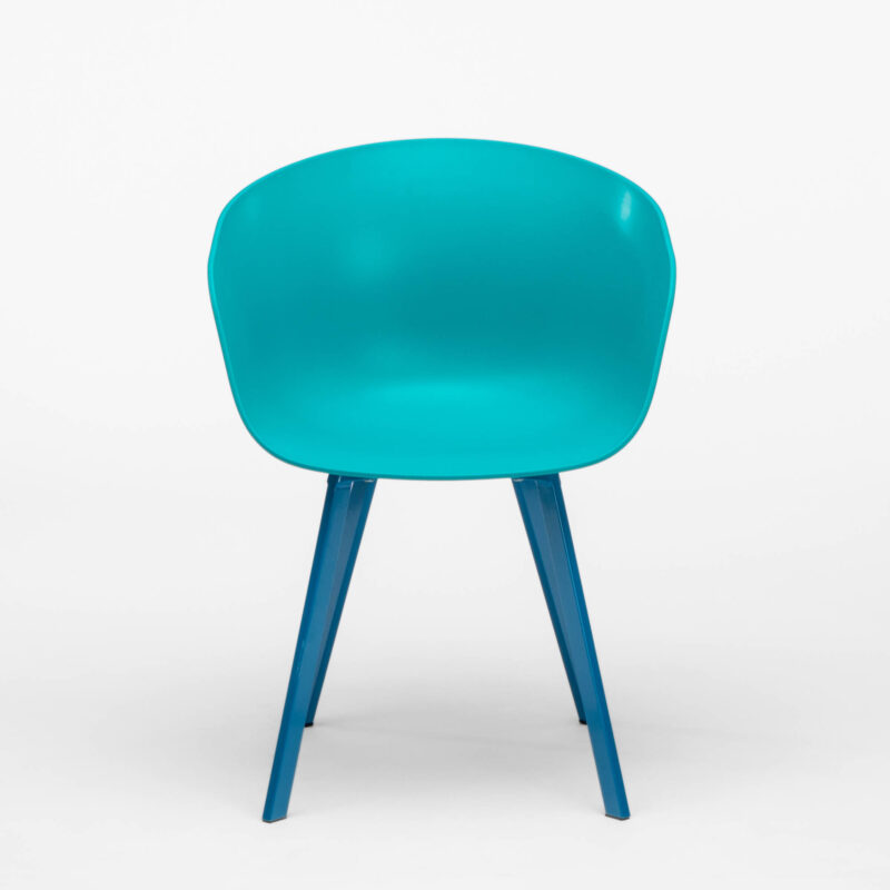 PP ARMCHAIR WITH METAL LEGS