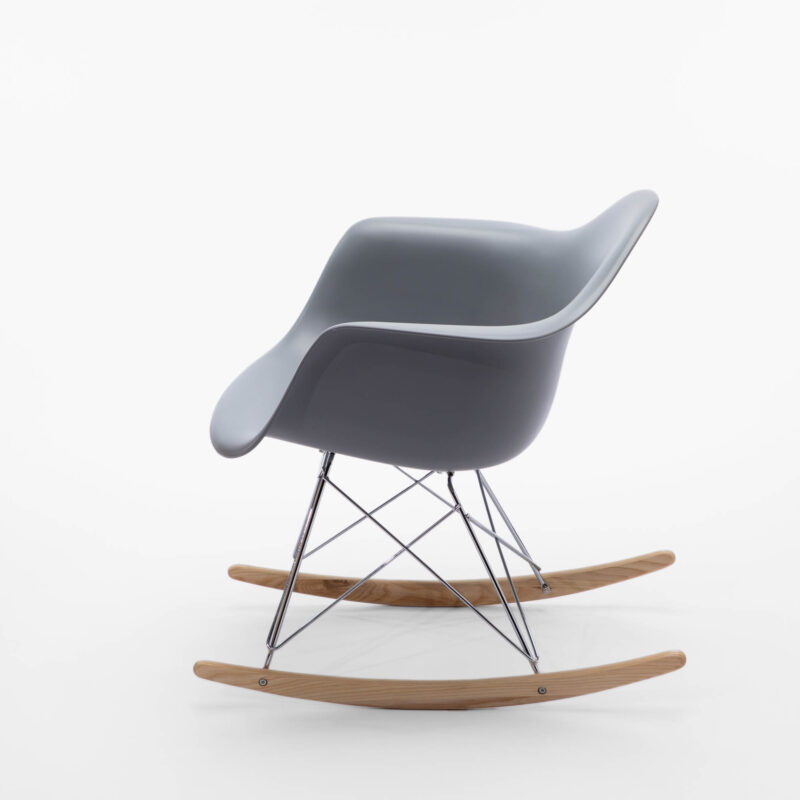 PP ROCKING CHAIR WITH METAL LEGS AND WOODEN ROCKERS - Image 3