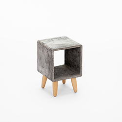 SQUARE CONCRETE SIDE TABLE WITH WOODE LEGS