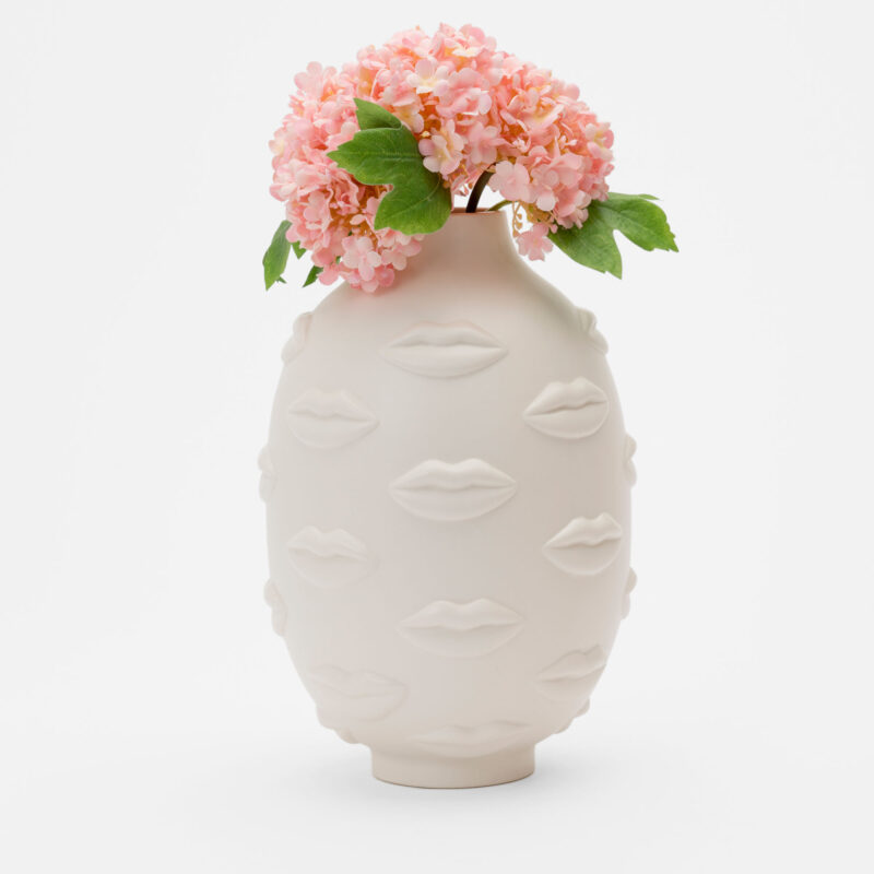 WHITE CERAMIC FLOWER VASE WITH LIPS DESIGN - Image 3