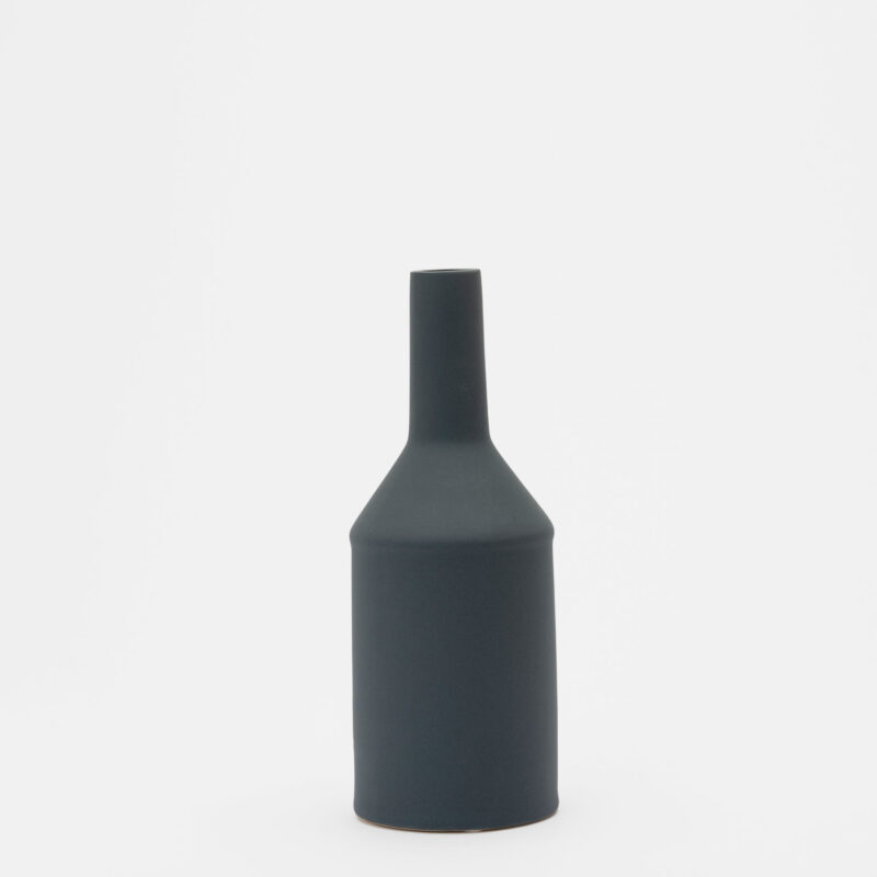 MATTE CERAMIC DECORATIVE VASE