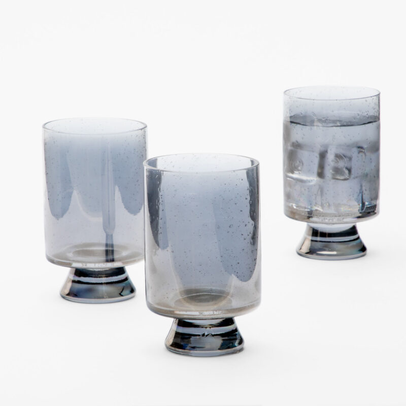 GLASS TUMBLER WITH AIR BUBBLES TEXTURE