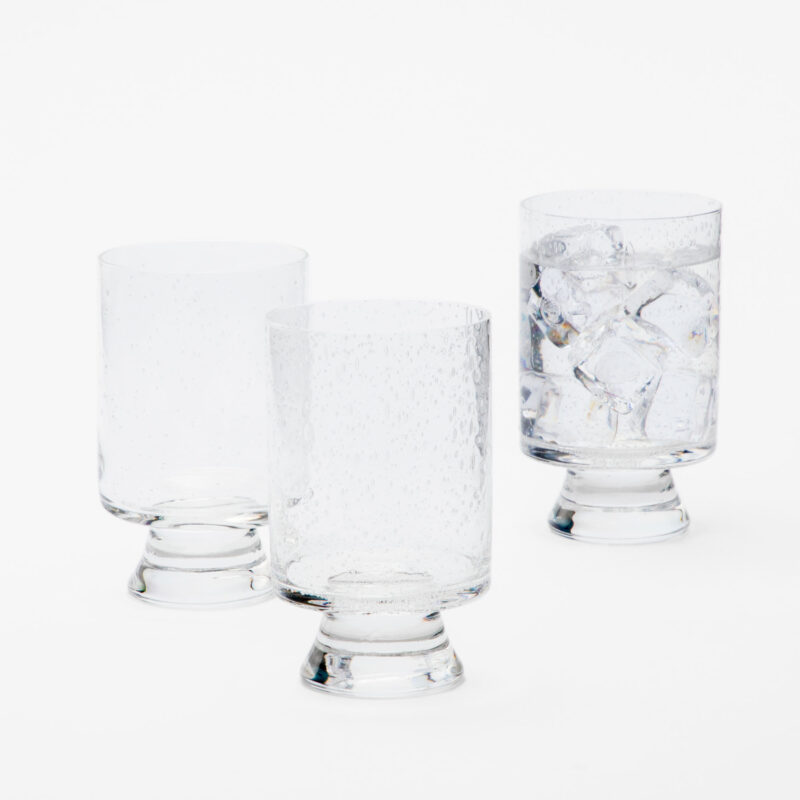 GLASS TUMBLER WITH AIR BUBBLES TEXTURE