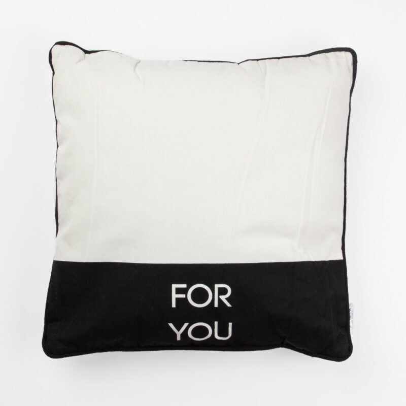 BLACK AND WHITE QUARE DECORATIVE CUSHION