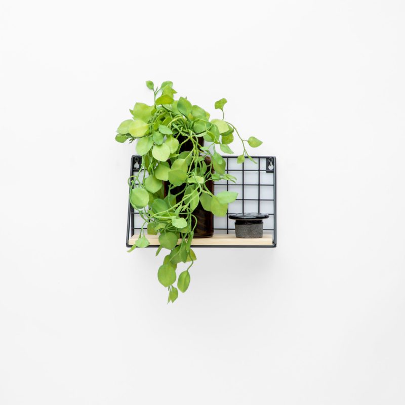 WIRE METAL AND WOOD MOUNTED SHELF - Image 4